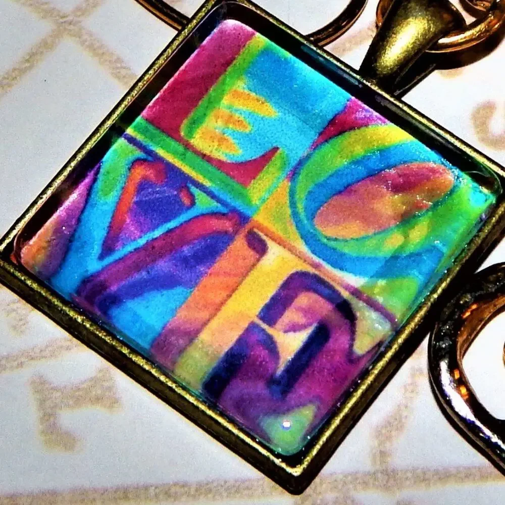 Artisan Pop Art "LOVE"  Keychain - Picture 3 of 5